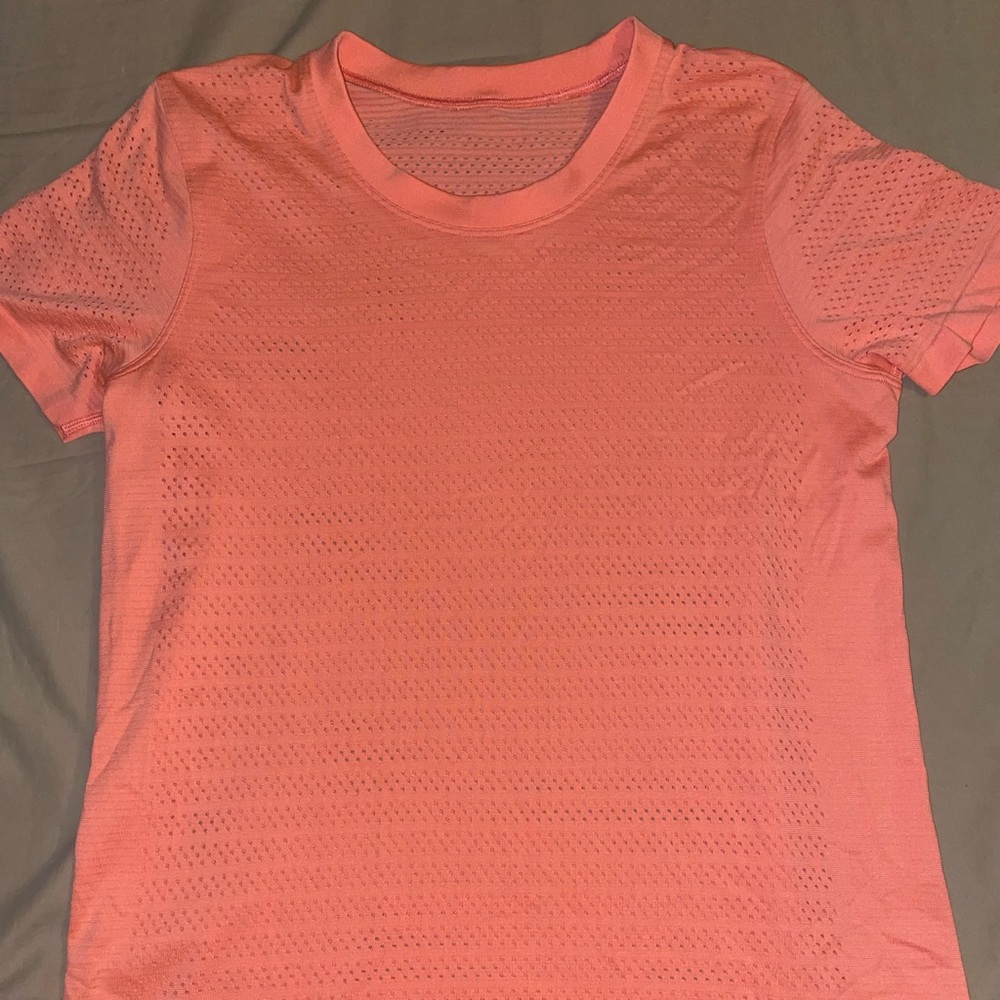Lululemon shirt size 8